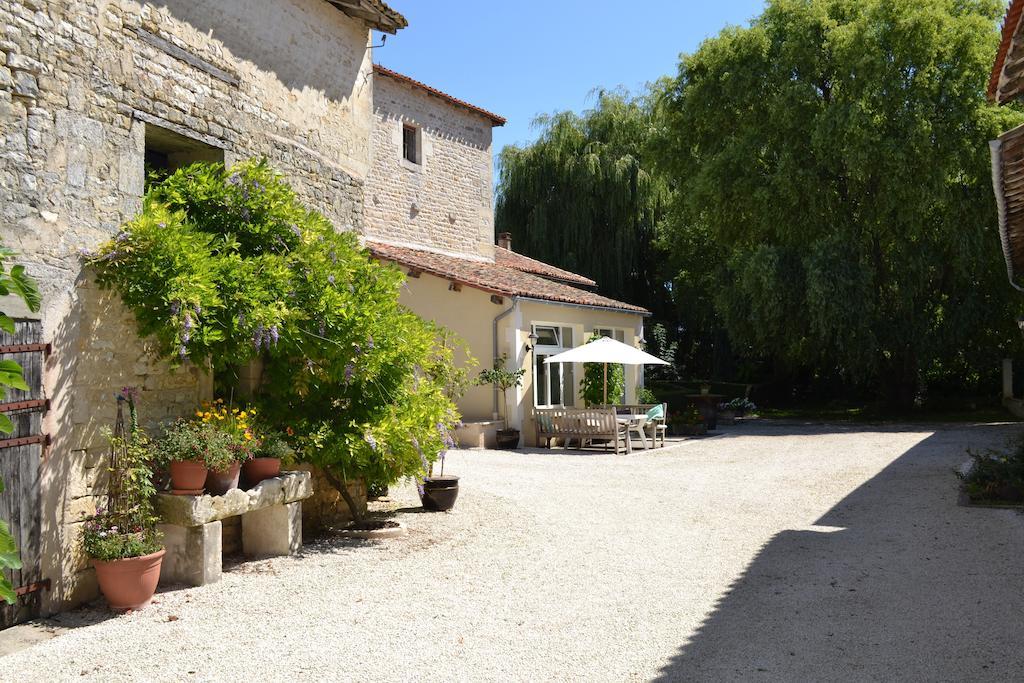 Bed and Breakfast Le Moulin de Lusseau à Chef-Boutonne Extérieur photo