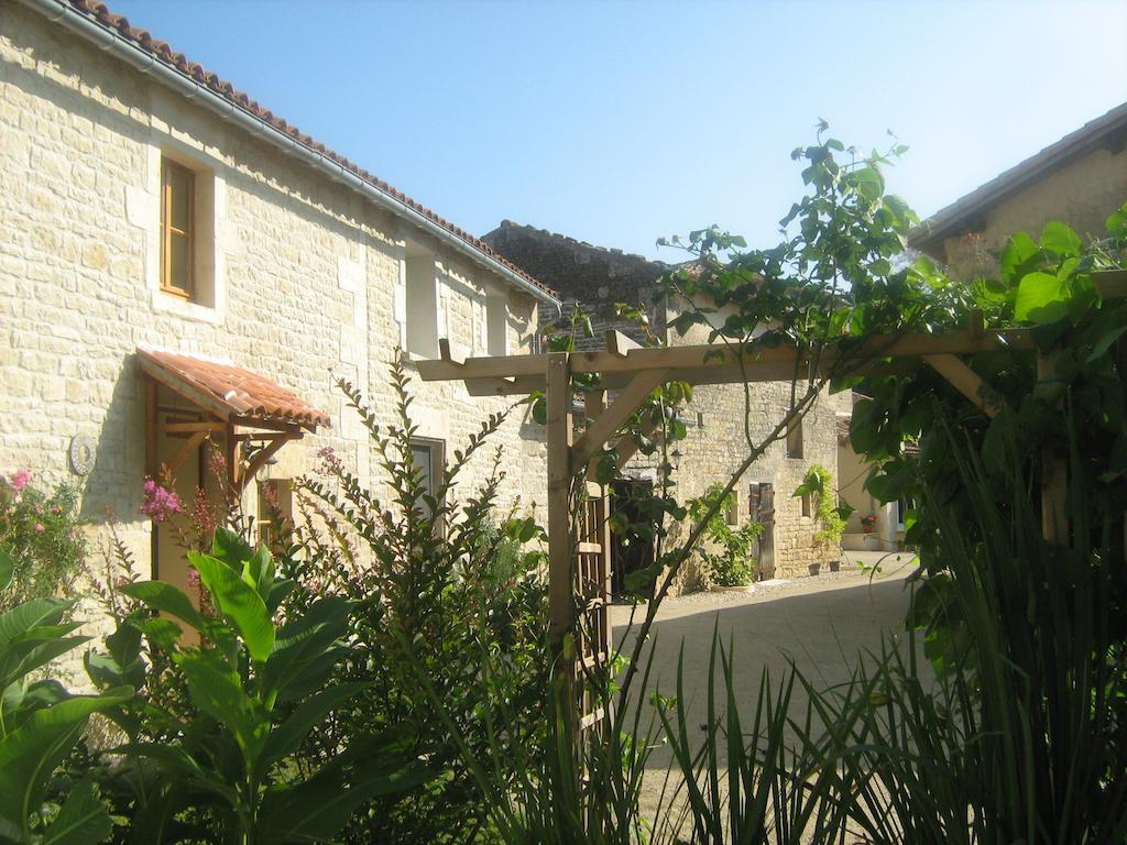 Bed and Breakfast Le Moulin de Lusseau à Chef-Boutonne Chambre photo